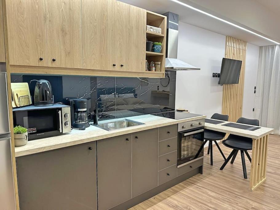 Oasis Luxury Apartments 에레트리아 외부 사진