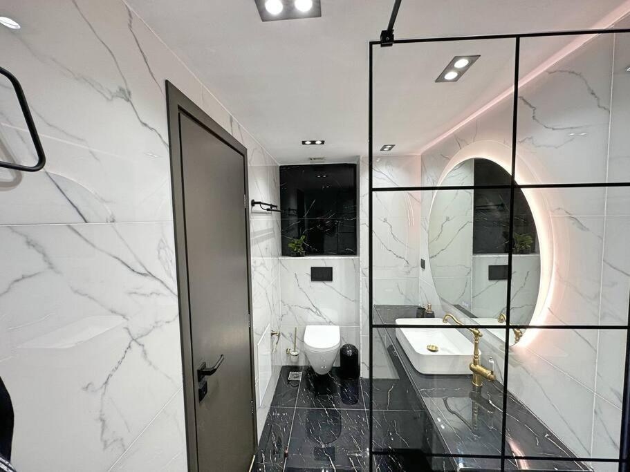 Oasis Luxury Apartments 에레트리아 외부 사진