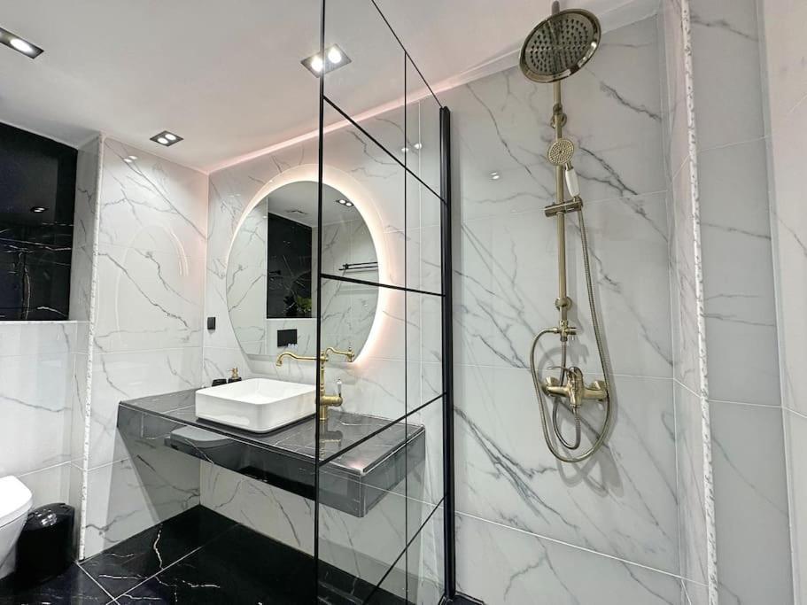 Oasis Luxury Apartments 에레트리아 외부 사진